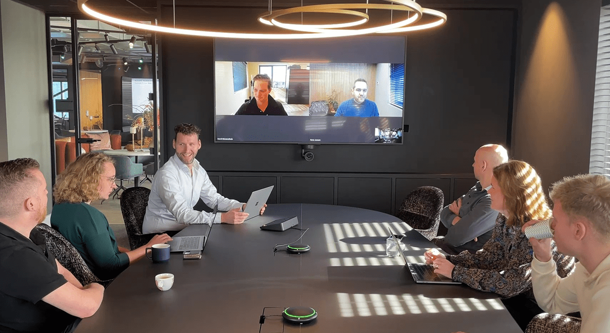 Hybride_Meeting_Room_Ungap-top